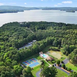 Yachtsman point Neighborhood Amenities