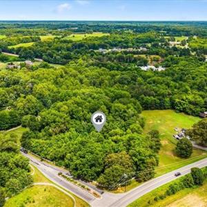 Enjoy the peaceful setting of Moss Creek~
