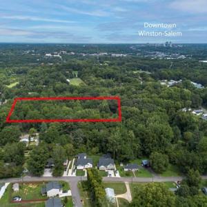 Property line in picture are not accurate ...