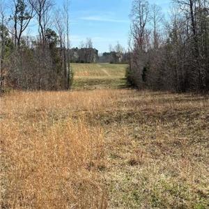 Gas line easement extends to neighboring farmland