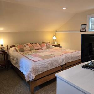 Bedroom - upper level