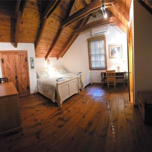 Upper level bedroom