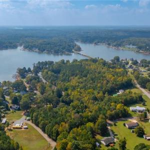Live near the Lake!