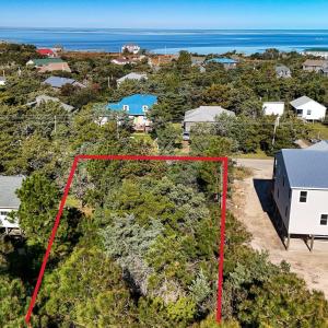 Lot lines are approximate.