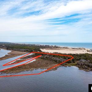 Prime Location for a Coastal Escape!