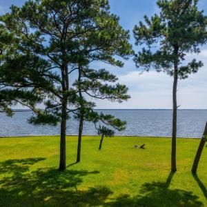Photo #3 of 132 & 134 Swan Circle, Point Harbor, NC 0.6 acres