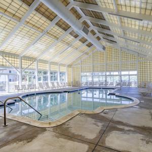 Duck Landing Indoor Pool