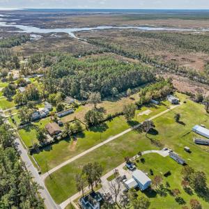 Photo #14 of 7637 Shipyard Road, Manns Harbor, NC