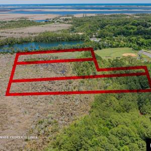 Photo #9 of 4686 Mill Landing Road, Wanchese, NC 12.6 acres