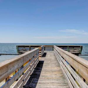 Community pier