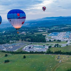 8Balloon Festival