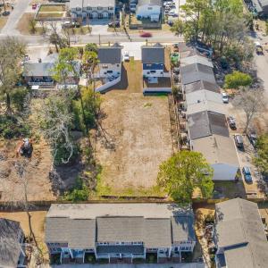 Birds eye view of property featuring a residential