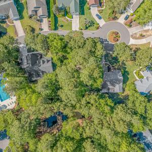 Birds eye view of property featuring a residential