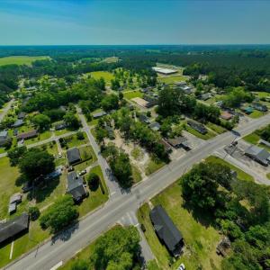 Aerial view of property and surrounding area