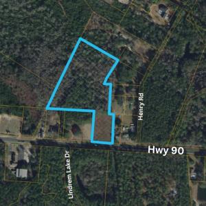 Aerial map of property and surrounding area with p
