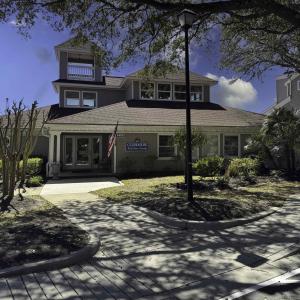 Clubhouse has the Dock Master's office, Bar and Re