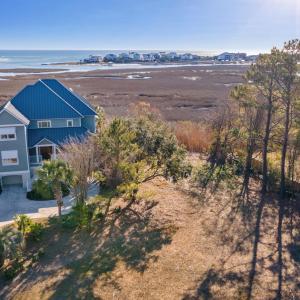 Aerial view of property and surrounding area featu