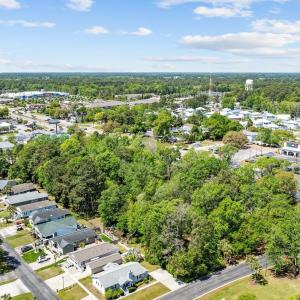Aerial overview of property's location with nearby