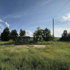 View of yard with a view of countryside