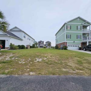 Vacant community lot