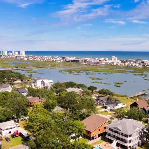 Aerial perspective of suburban area featuring a ne
