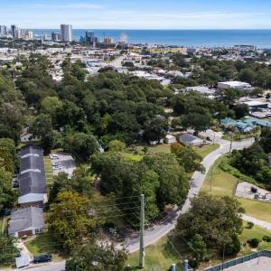 Aerial overview of property's location featuring n