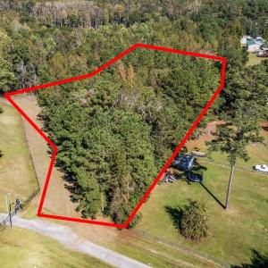 View of property location featuring a large body o