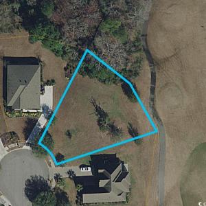 Aerial map of property and surrounding area featur