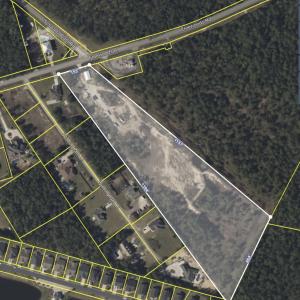 Aerial map of property and surrounding area featur
