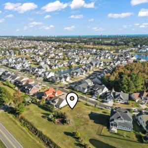 Aerial overview of property's location featuring n