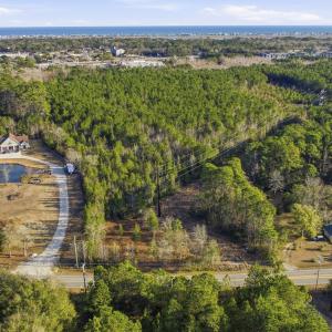 Aerial view of property's location featuring a lar