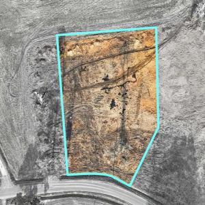 Map / location featuring property parcel outlined