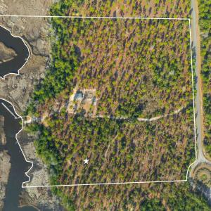 Map / location featuring property parcel outlined