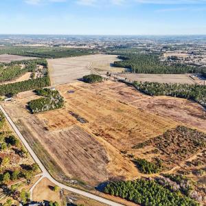 View of property location with large plots for cro