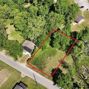 Photo #2 of 321 Barnes St, Mullins, SC 0.2 acres