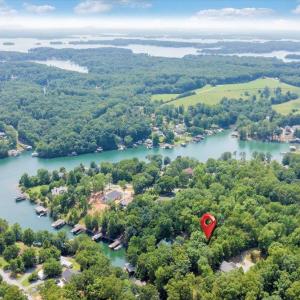 Photo #5 of Lakefield Drive, Huddleston, VA 1.3 acres
