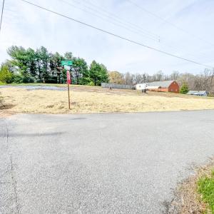 Photo #3 of 3201 Mayflower Drive, Lynchburg, VA 0.3 acres