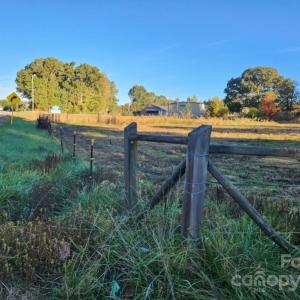 Photo #6 of 2632 Charlotte, Lancaster, SC