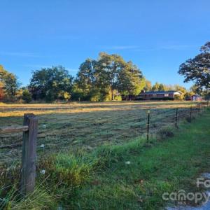 Photo #4 of 2632 Charlotte, Lancaster, SC