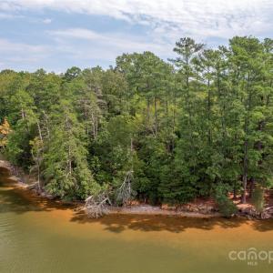 Photo #4 of 818 Lakeforest, Clover, SC