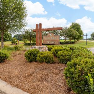 Photo #1 of 1006 Kingbird, Clover, SC