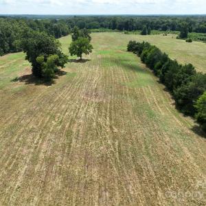 Photo #10 of 5027 Mobley Store, McConnells, SC