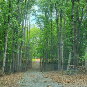 Photo #5 of 1056 Stephens Trail, Sandy Ridge, NC