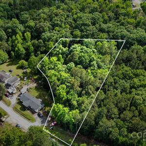 Photo #1 of 1 Gibson End, Great Falls, SC