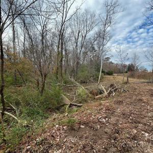 Photo #6 of 3080 Charlotte, Lancaster, SC