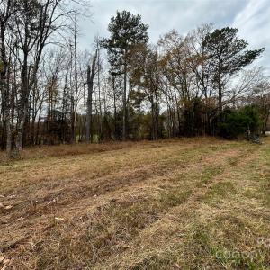 Photo #3 of 3080 Charlotte, Lancaster, SC