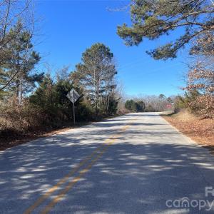 Photo #6 of 996 Splitrail, Clover, SC