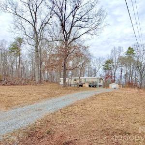 Photo #1 of 1085 Love Valley, Clover, SC