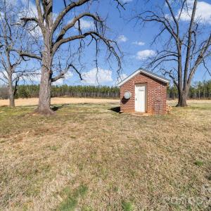 Photo #12 of 1347 Newsome, Denton, NC