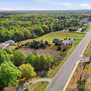 Photo #11 of 1386 Highway 55, Clover, SC